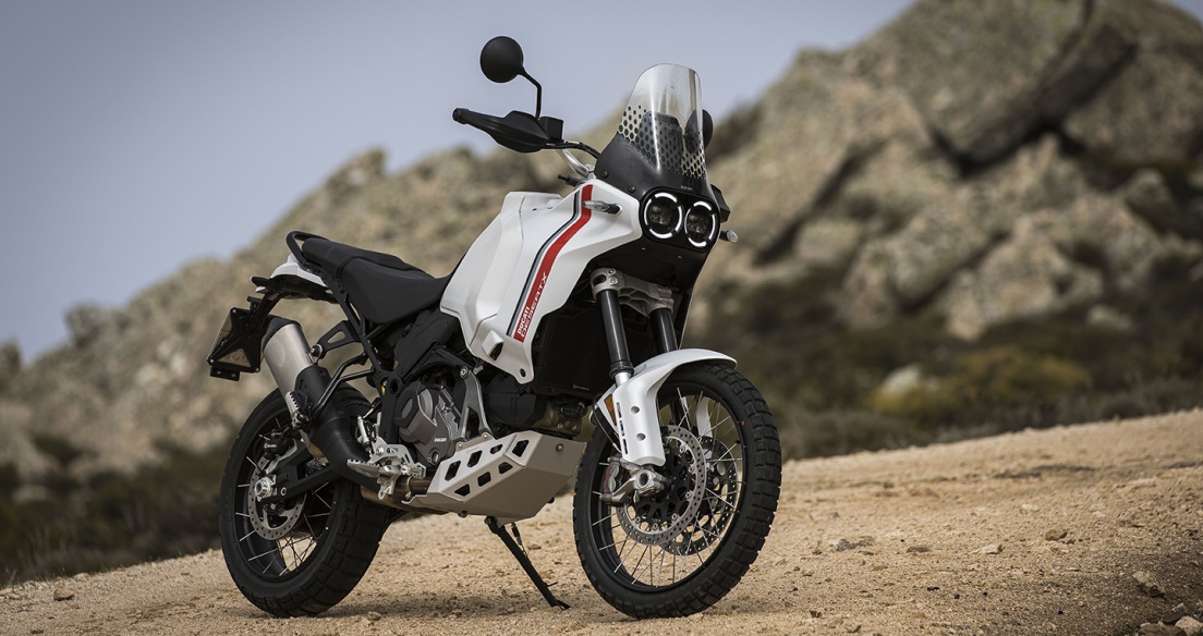 Ducati Desert X 2022 sắp về Việt Nam, có giá bán gần 600 triệu đồng
